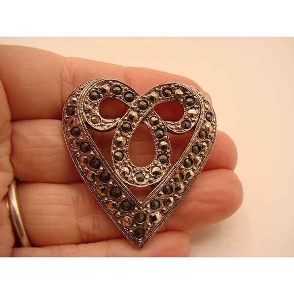 Mixed Rhinestone Studded Heart Brooch Pin Filigree Art Deco Silver Tone 1.5x1.5 - Picture 11 of 11